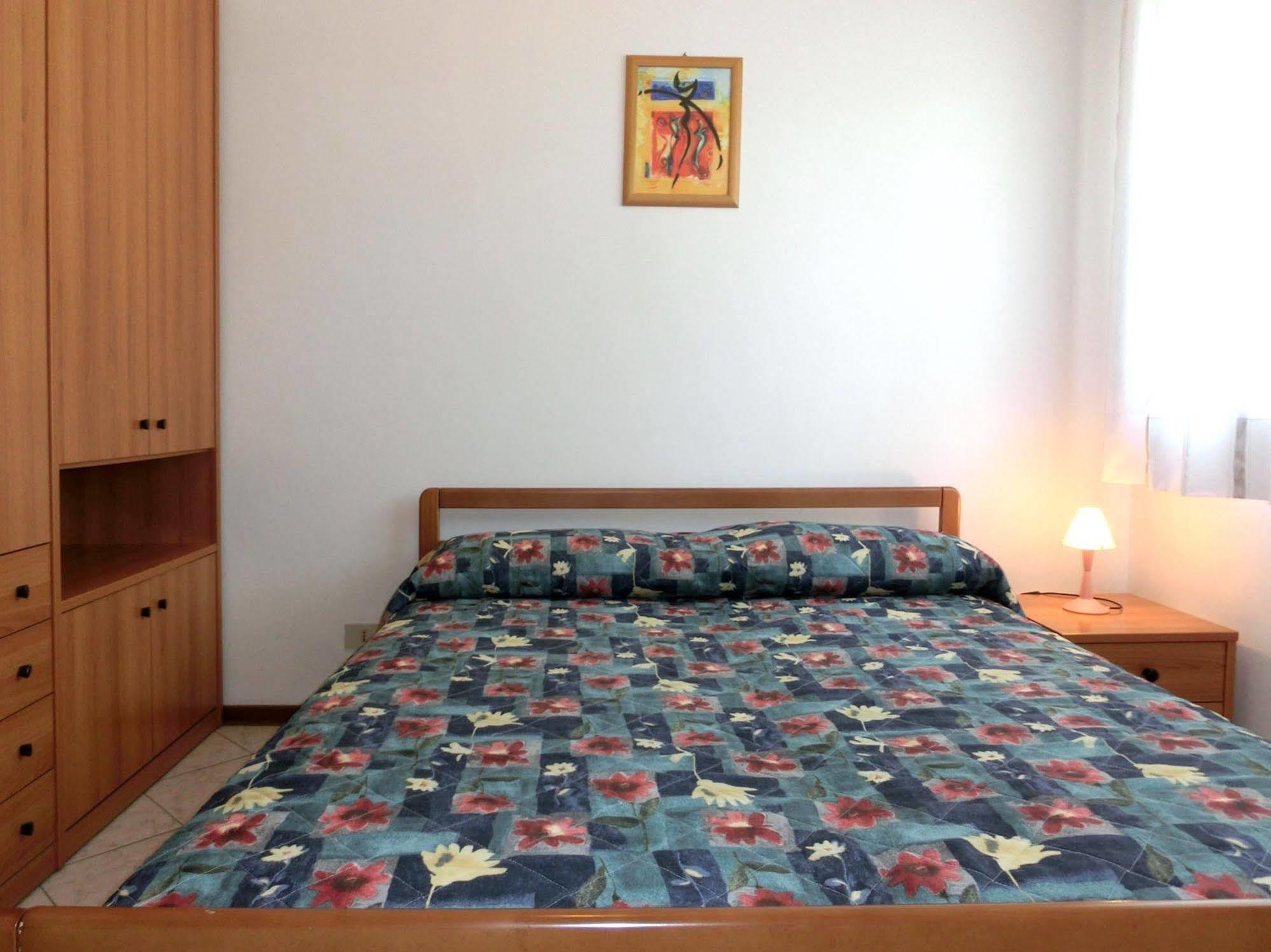 Apartamento Viviana Lignano Sabbiadoro Exterior foto