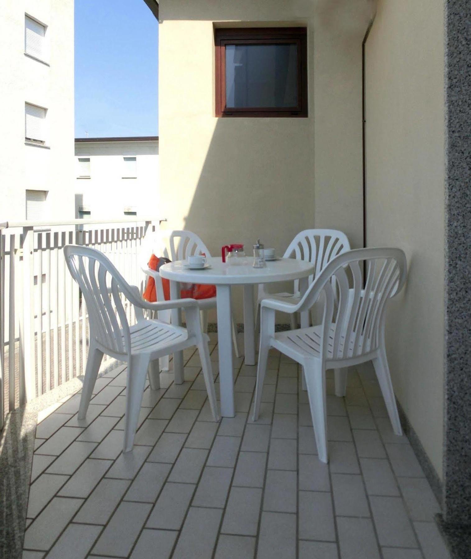 Apartamento Viviana Lignano Sabbiadoro Exterior foto