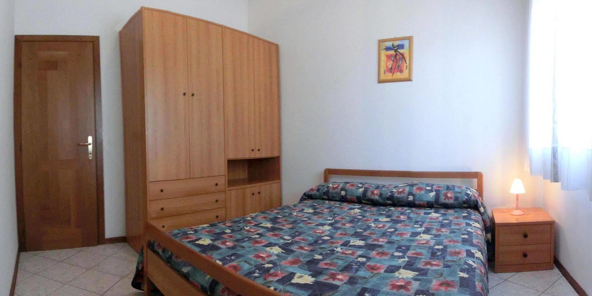 Apartamento Viviana Lignano Sabbiadoro Exterior foto